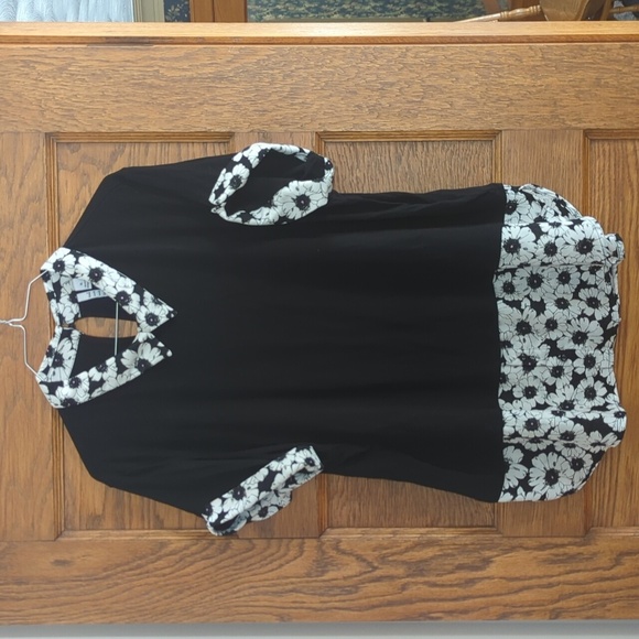 Elle Split Black Mock-Layer Collard Top Black Pink Floral Short Sleeve XL - Picture 2 of 10